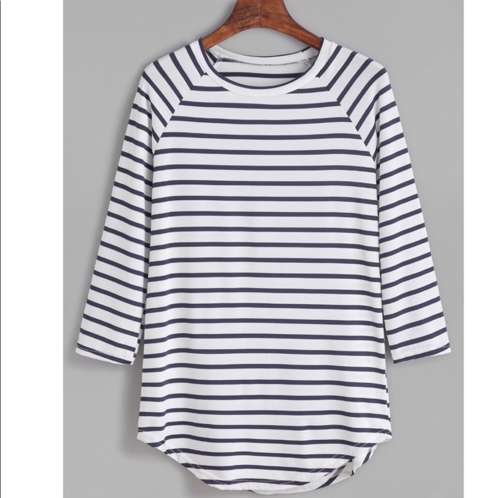Navy/white round hem striped shirt. 3/4 sleeves.